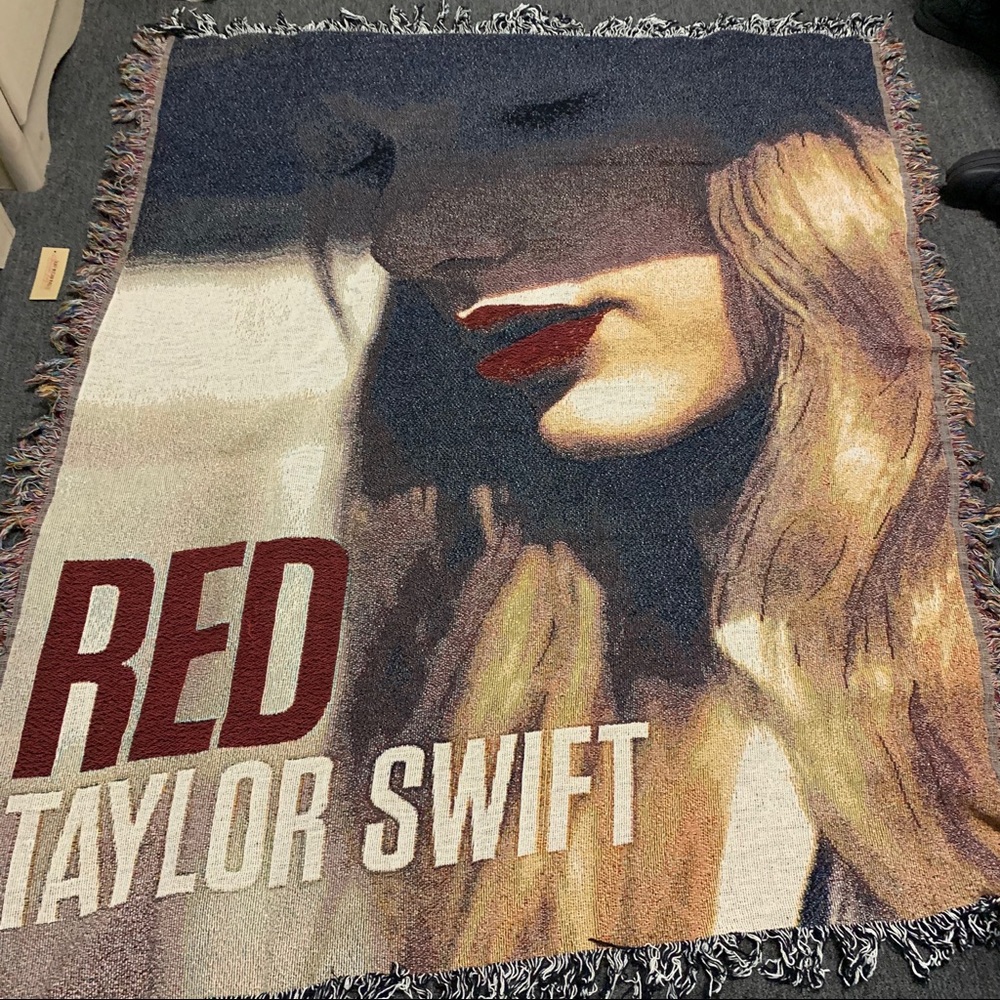 Taylor Swift “Red” album throw blanket.